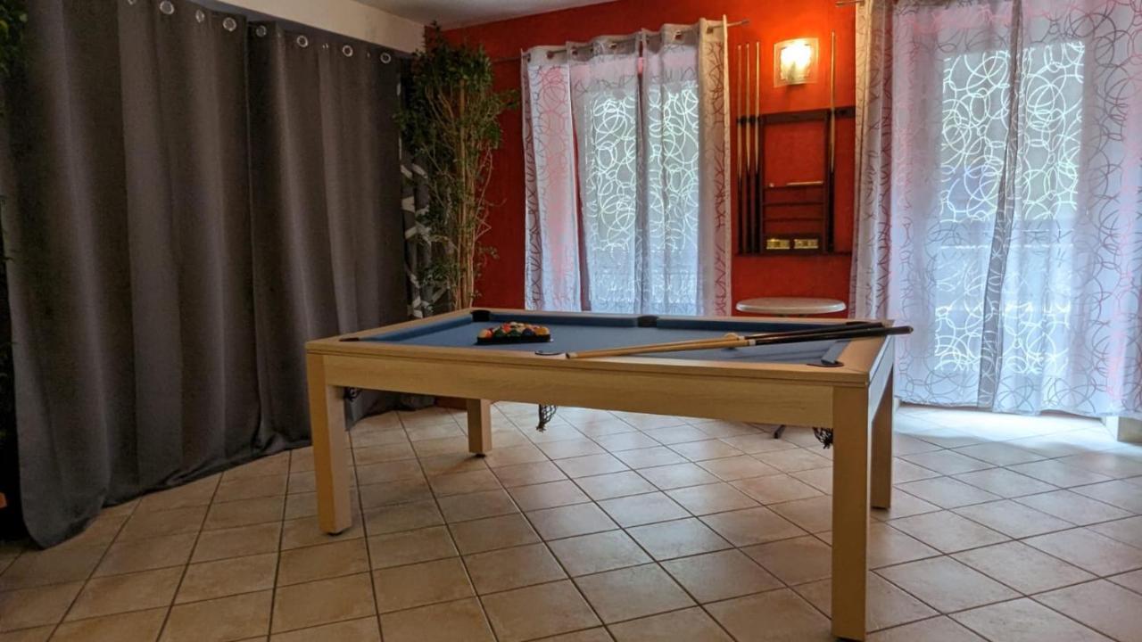 Chambres D'Hotes Les Lits Des Fees Saint-Floret Exterior photo